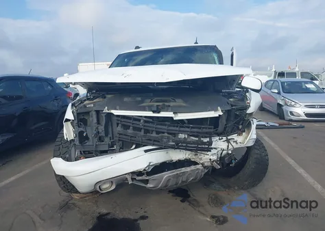 2005 Chevrolet Suburban 1500 Z71 from USA, damaged, VIN 3GNFK16Z85G214938